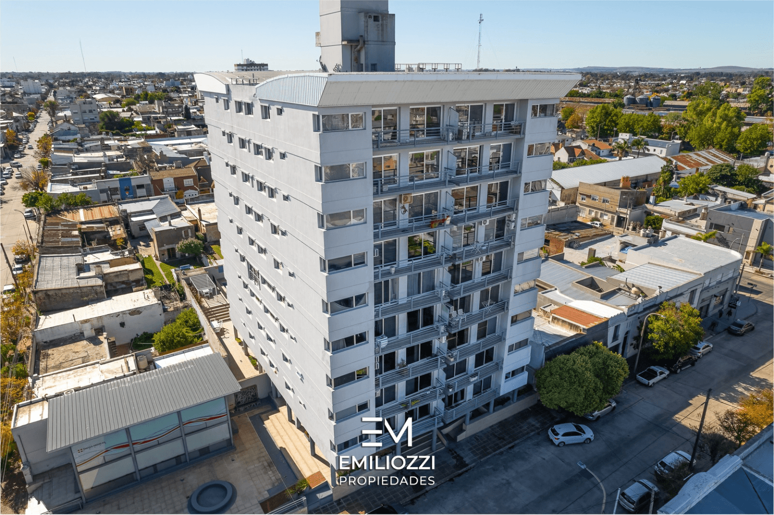 EN VENTA DEPARTAMENTOS EN EDIFICIO ALTOS DEL LIBERTADOR 