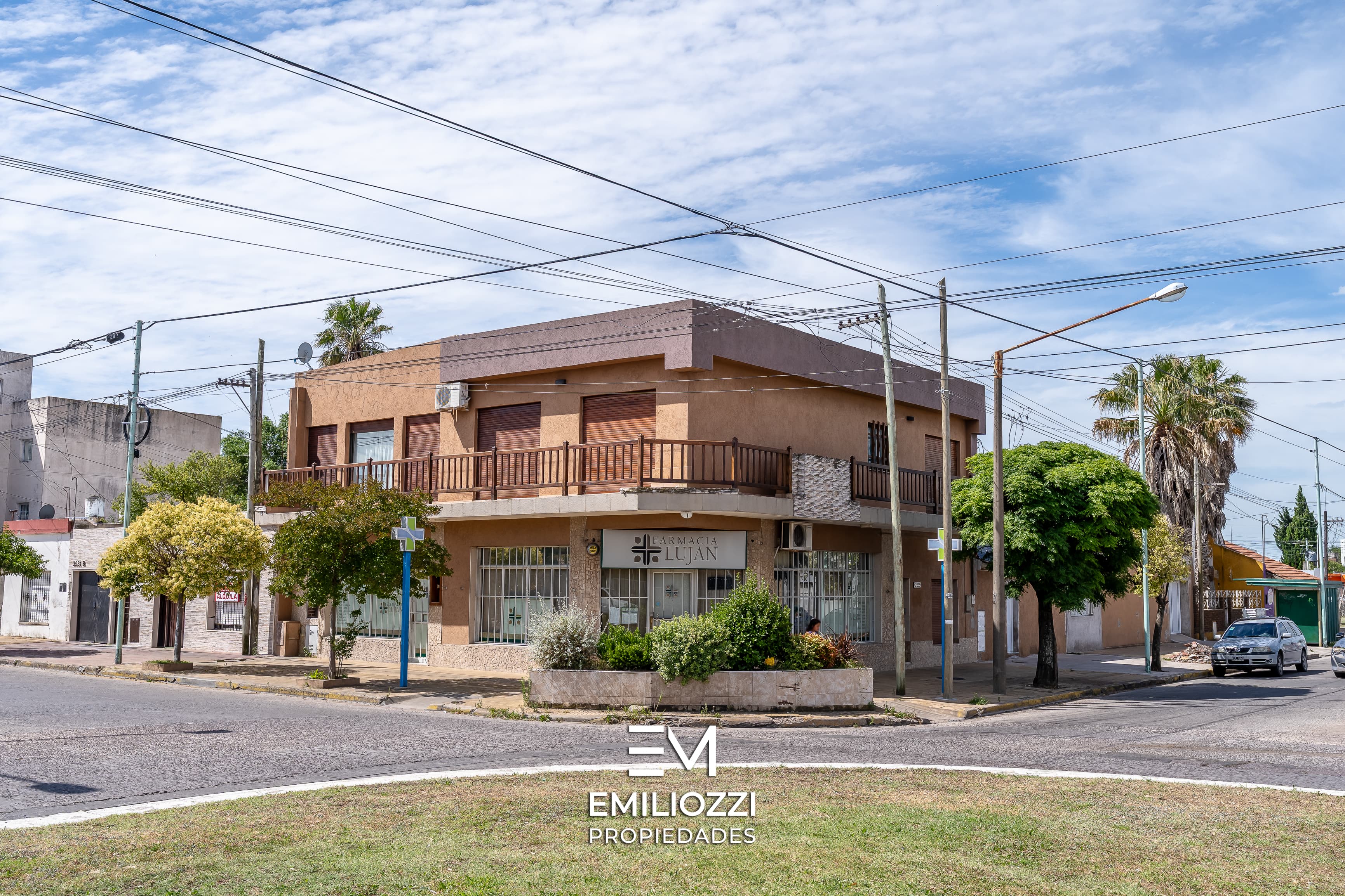 SE VENDE AMPLIO DEPARTAMENTO EN BARRIO LUJÁN